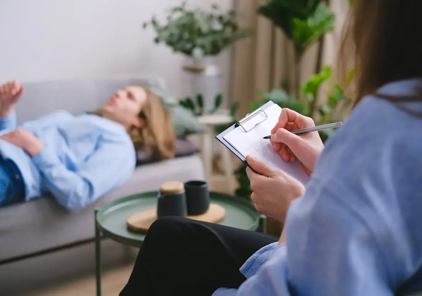 Uzależnienia behawioralne Przemyśl: sesja terapeutyczna na kozetce
